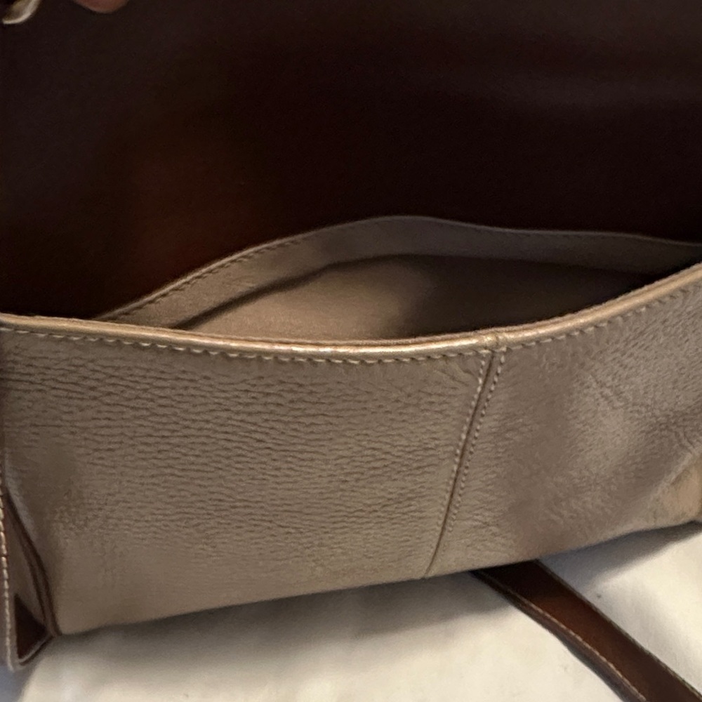 Medallion Leather Bag - Picture 8 of 11